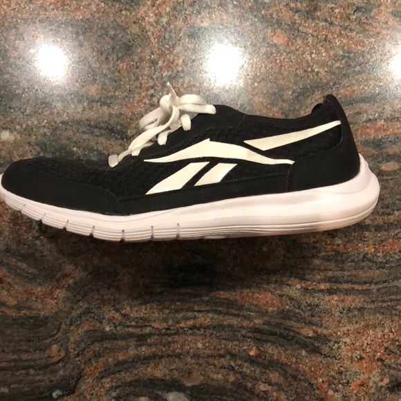 Women’s running shoe - Picture 2 of 5